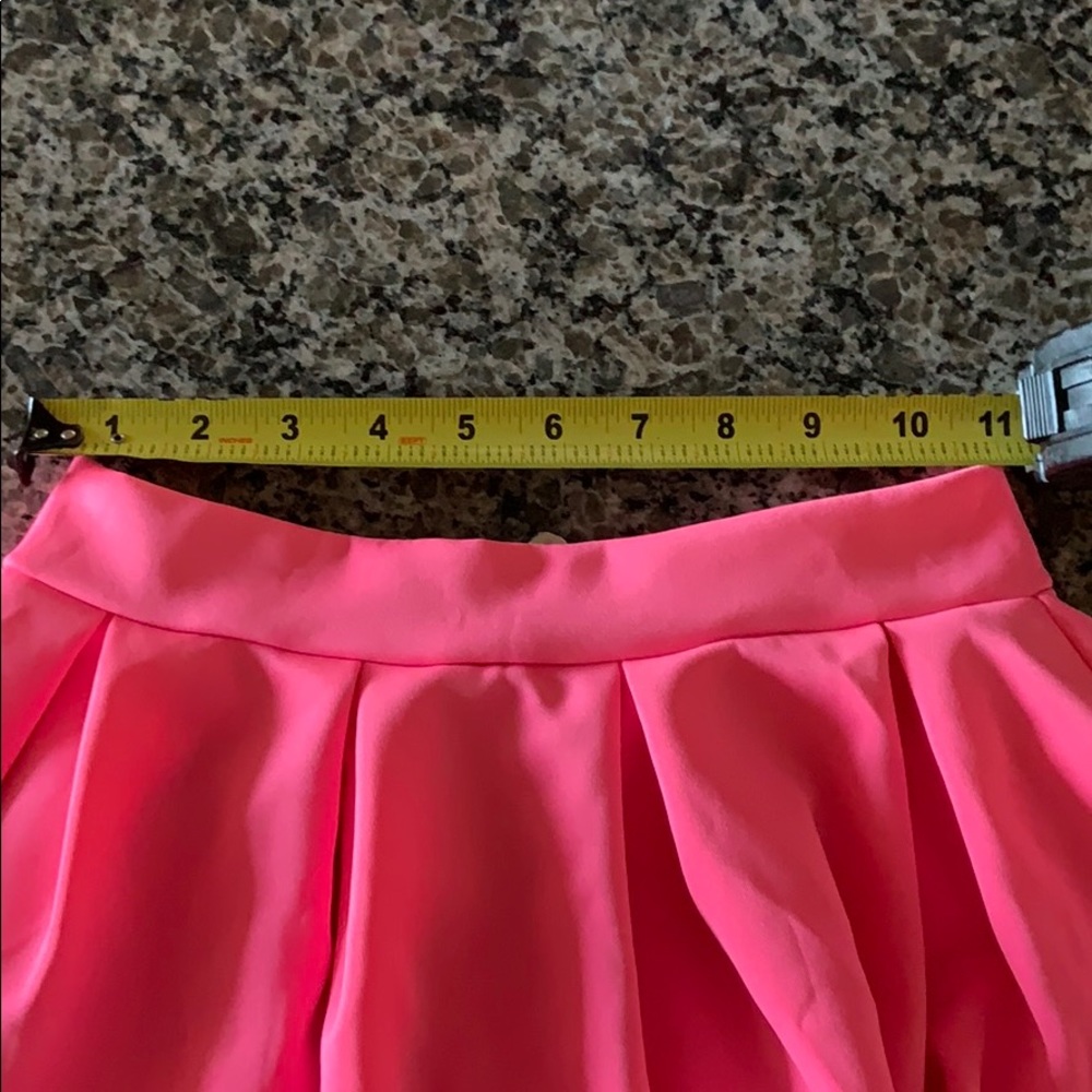 Neon pink skater skirt - Picture 4 of 4